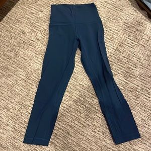 lululemon size 2 align leggings- 23 inch. barely worn/good condition/no holes